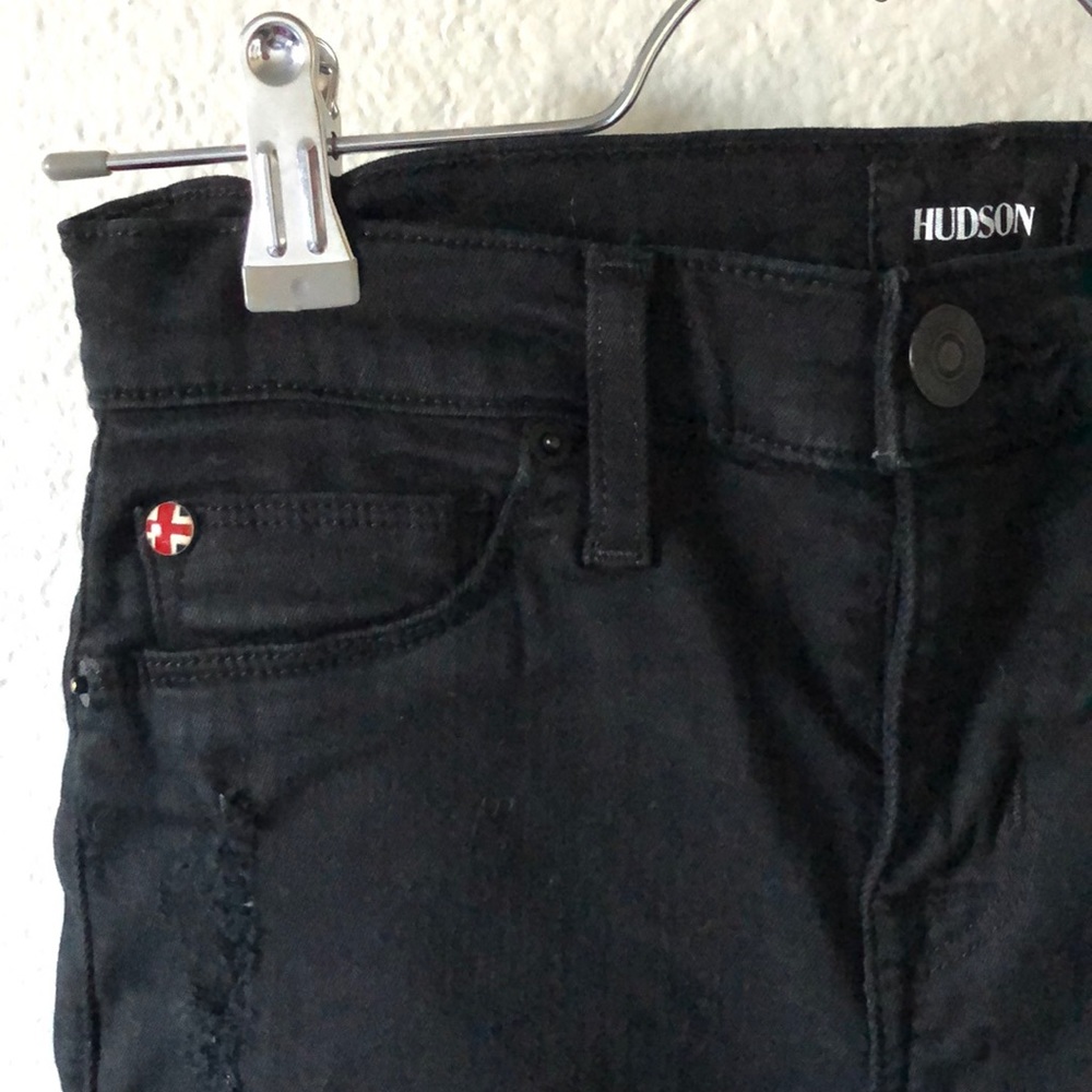 Crop skinny jeans raw hem